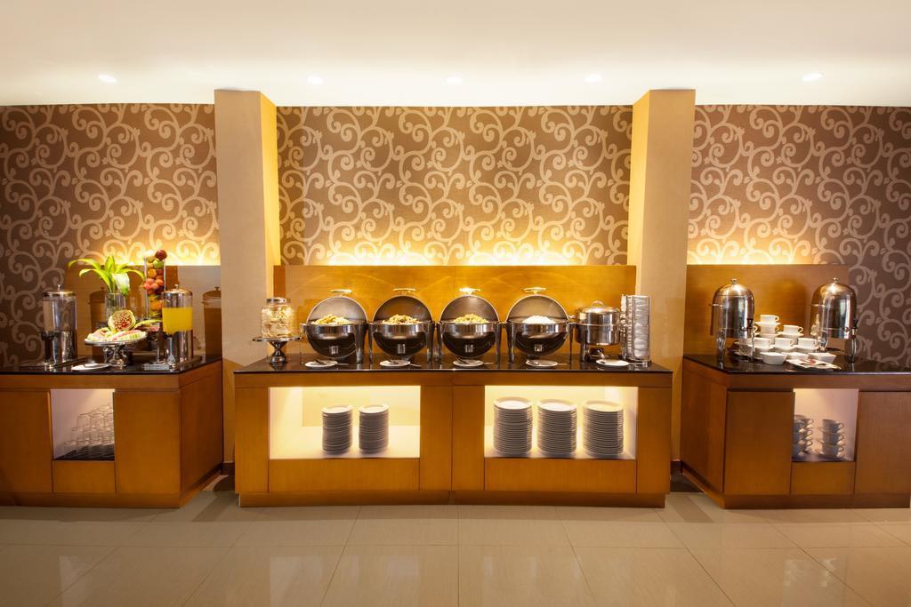 Aveon Express Hotel By Daphna International Джокякарта Екстериор снимка