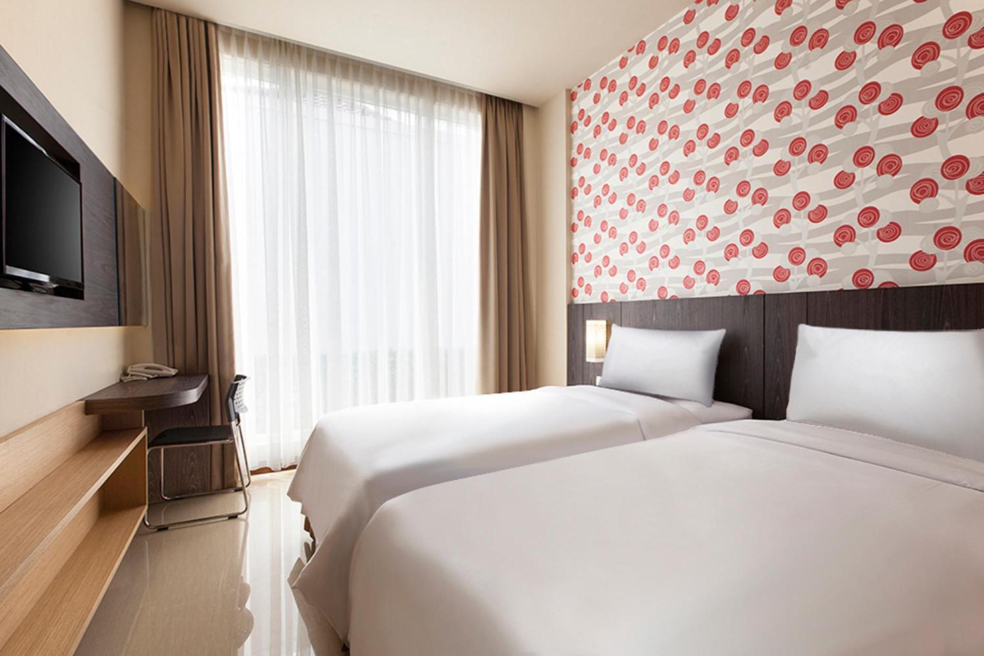 Aveon Express Hotel By Daphna International Джокякарта Екстериор снимка